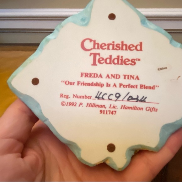 Cherished Teddies "Freda and Tina"--Our Friendship Is A Perfect Blend - Picture 4 of 4